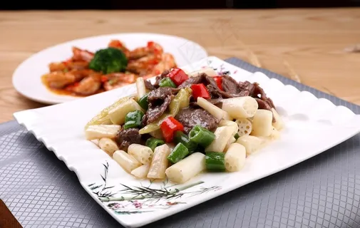 藕尖炒牛肉图片 藕尖炒牛肉图片