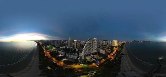 夜色中海月广场图片