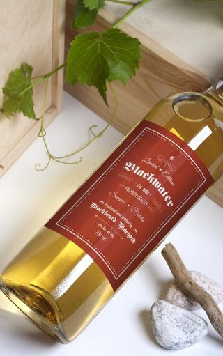 红酒葡萄酒瓶子包装效果图样机图片