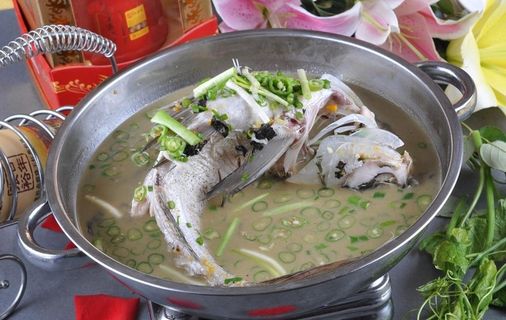 青油焖全鱼图片