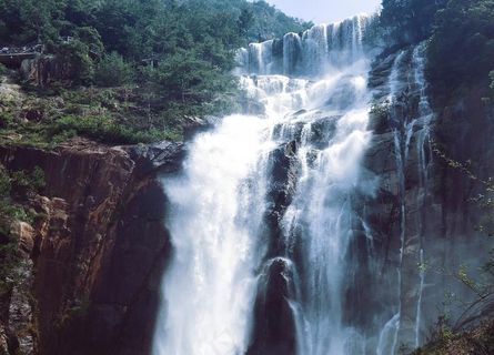 天台山瀑布图片