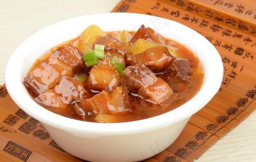 红烧肉炖土豆图片