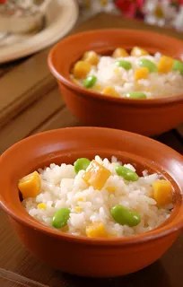 粗粮蒸米饭图片