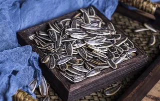 瓜子葵花籽炒货干货图片