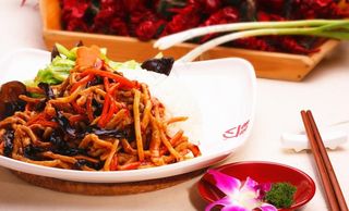 鱼香肉丝盖饭图片