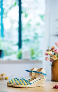 女式休闲凉鞋图片