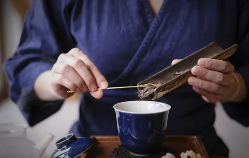 茶艺师泡茶图片