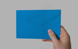 手拿信封样机图片