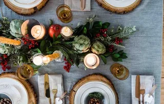 节日聚餐场景图片