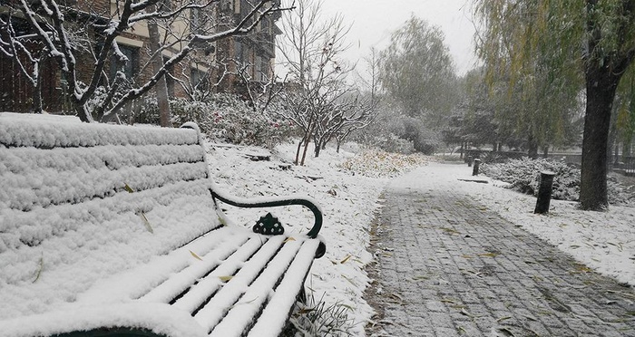 别墅雪景图片