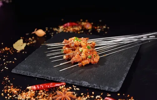 烤羊肉小串图片