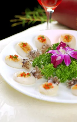 蒜茸蒸墨鱼仔图片