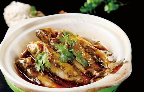 石锅黄骨鱼图片