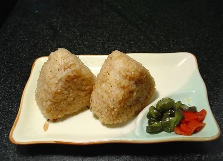 烤饭团图片 烤饭团图片