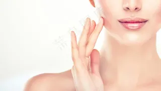 护肤品模特图片