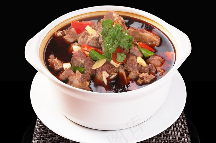 砂煲焖羊肉图片