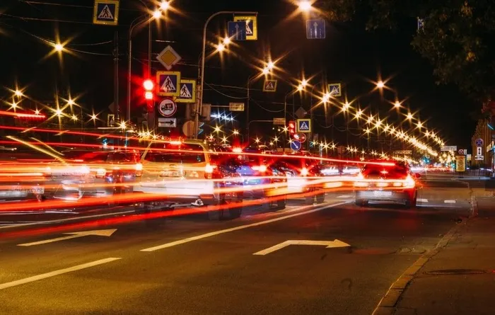 街道夜景图片