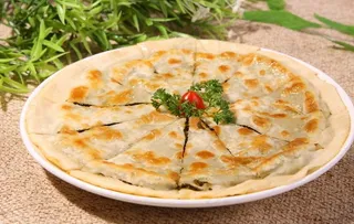 生煎酸菜饼图片