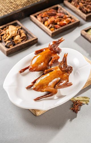 烤乳鸽图片