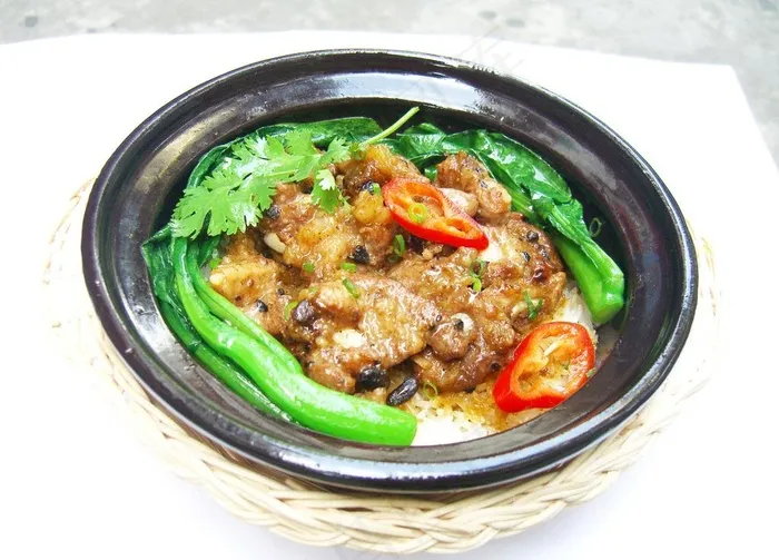 豉汁排骨煲仔饭图片