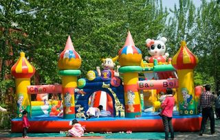 充气城堡图片