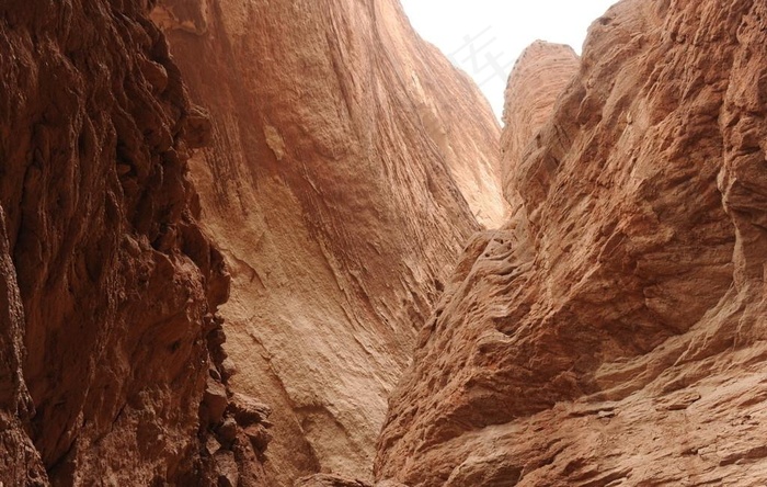 天山神秘大峡谷图片