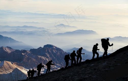 登山者阴影励志概念图片