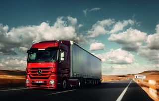 奔驰大卡车图片