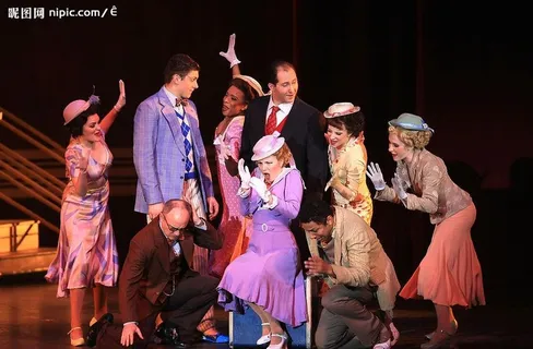 百老汇歌舞剧《四十二街》图片