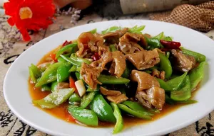 青椒炒肥肠图片