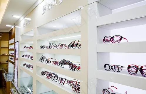 眼镜店图片