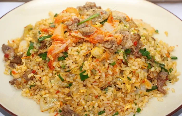 泡菜肥牛炒饭图片