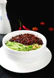 京味炸酱面图片 京味炸酱面图片