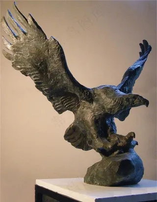 鹰雕塑图片