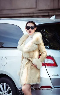 女装皮草模特图片