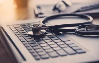 键盘与医疗设备摄影高清图片