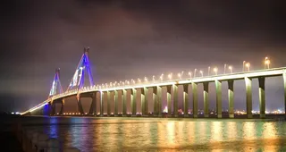 湛江海湾大桥夜景图片