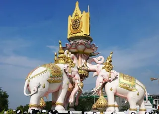 泰国大象雕塑图片