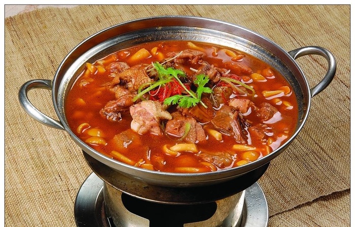 小鸡炖蘑菇图片