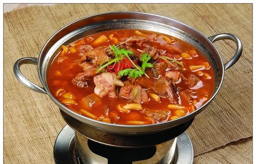 小鸡炖蘑菇图片 小鸡炖蘑菇图片