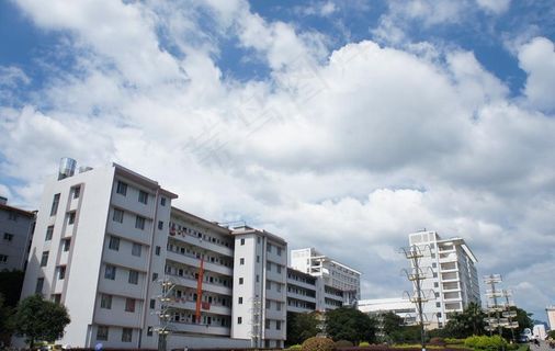 广西师范大学正门图片