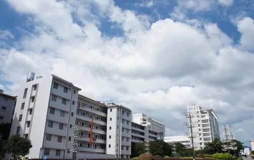 广西师范大学正门图片 广西师范大学正门图片