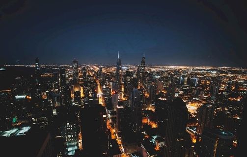 灯火辉煌的城市图片