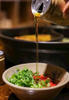 重庆火锅油碟图片