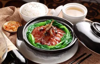 腊味煲仔饭图片