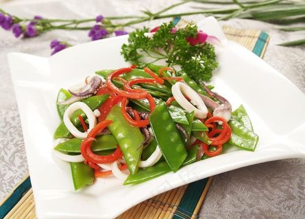 鱿鱼炒荷兰豆图片