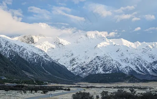 雪山的早晨图片 雪山的早晨图片