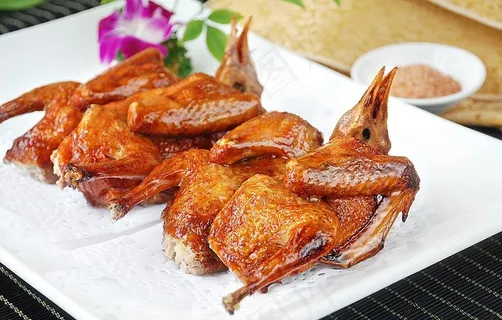烤乳鸽图片 烤乳鸽图片