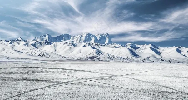 雪山公路地平线背景图片 雪山公路地平线背景图片