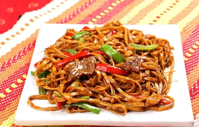 热炒手擀面图片